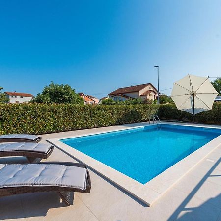 Villa Petra S Bazenom, Rostiljem I Parkingom Zadar Bagian luar foto