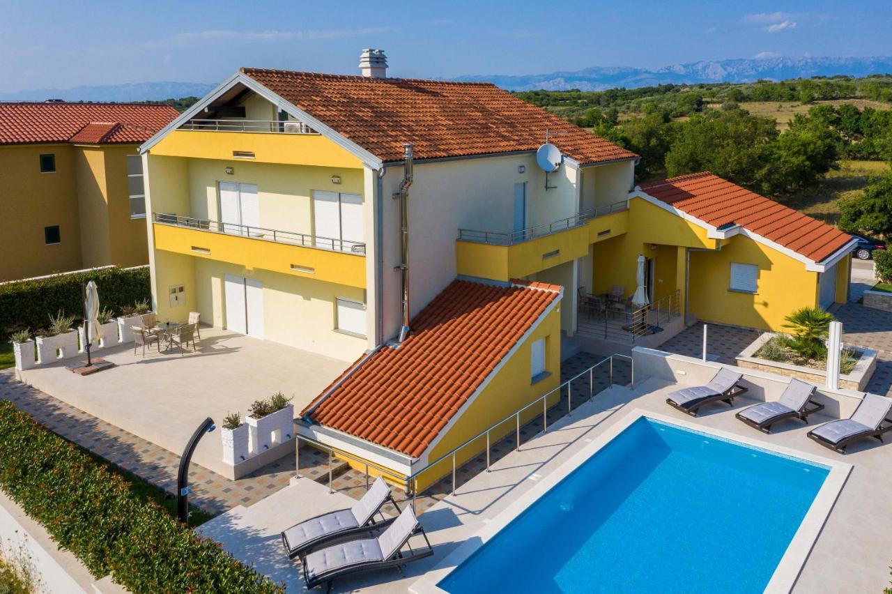 Villa Petra S Bazenom, Rostiljem I Parkingom Zadar Bagian luar foto