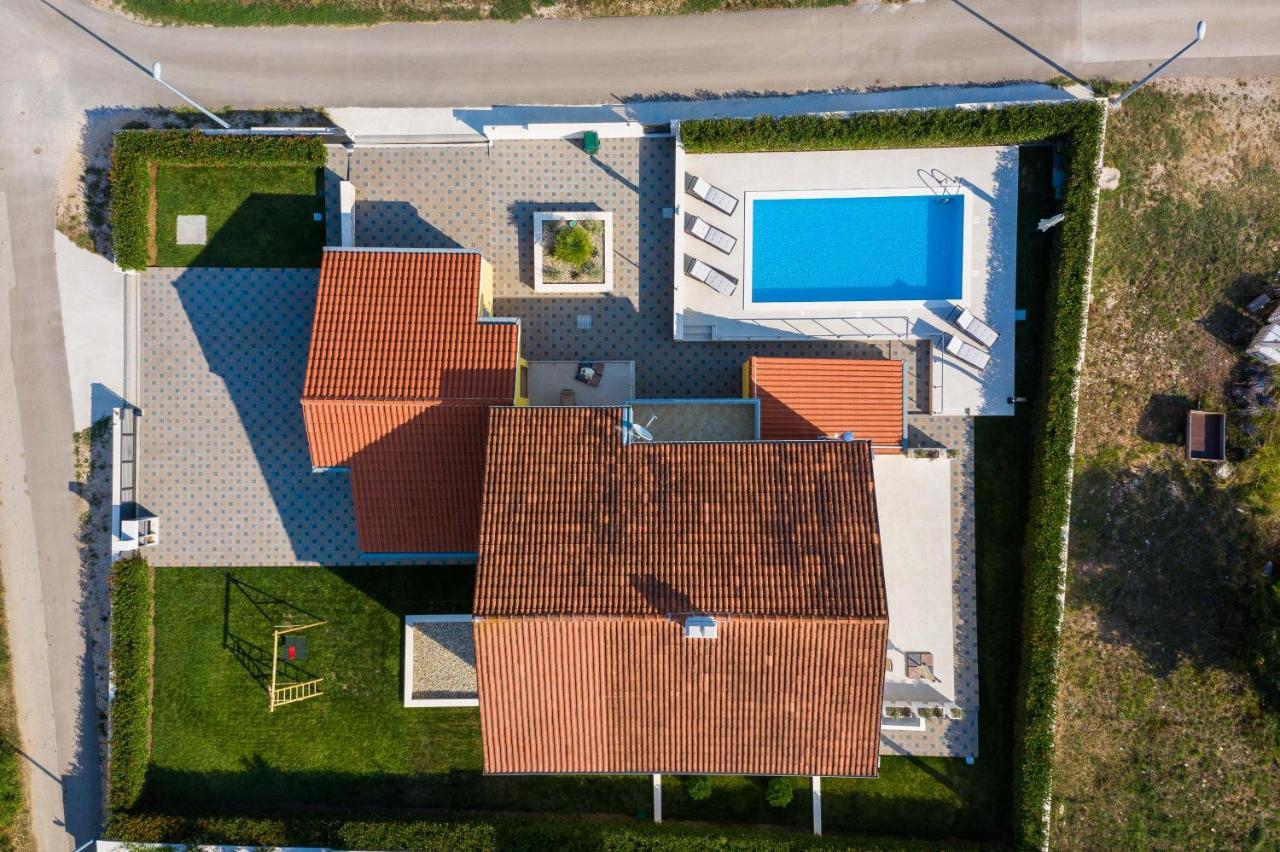 Villa Petra S Bazenom, Rostiljem I Parkingom Zadar Bagian luar foto