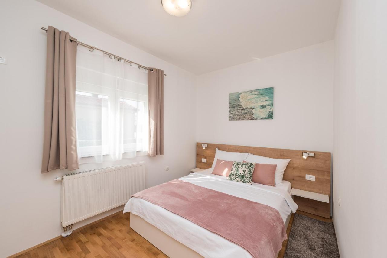 Villa Petra S Bazenom, Rostiljem I Parkingom Zadar Bagian luar foto
