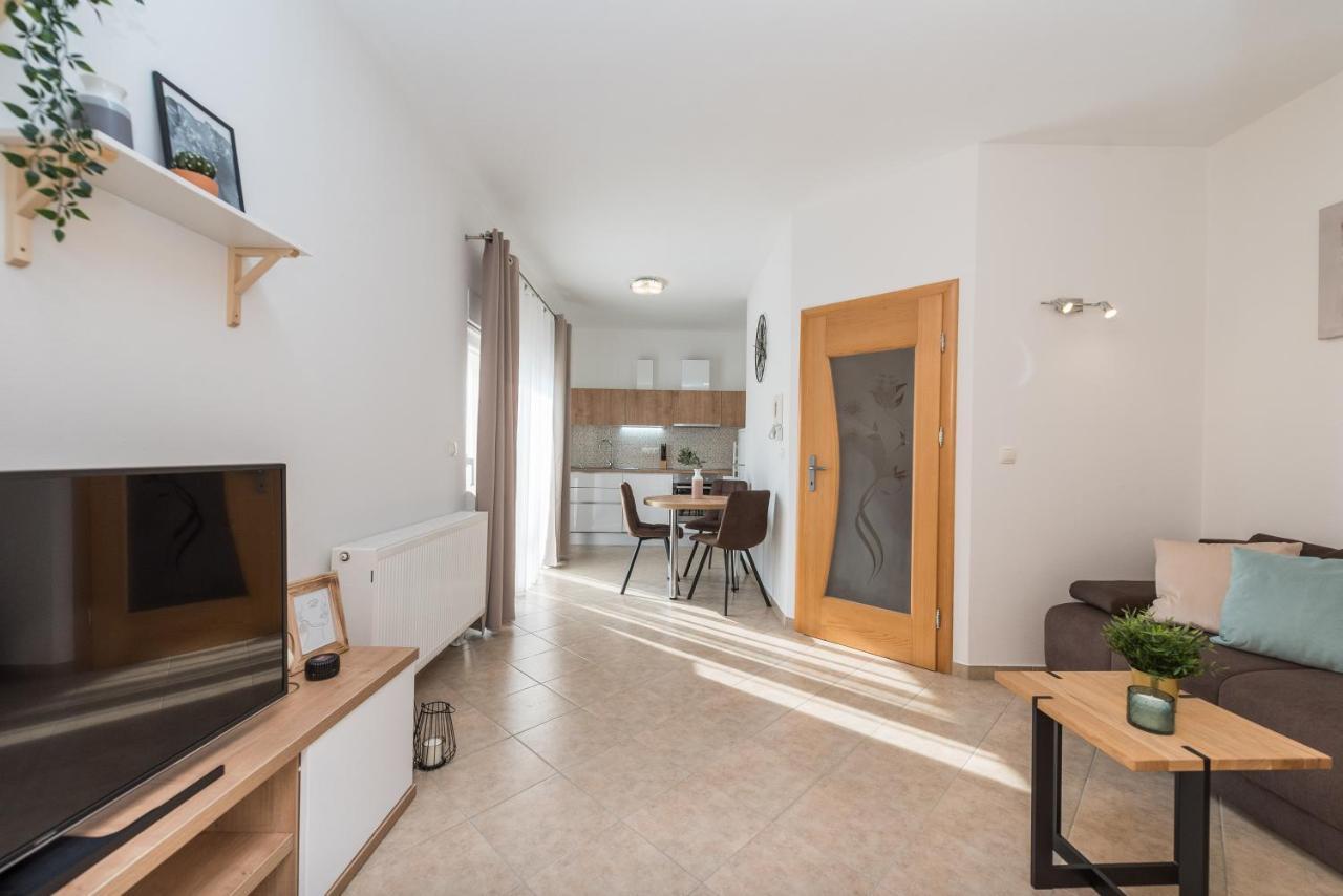 Villa Petra S Bazenom, Rostiljem I Parkingom Zadar Bagian luar foto