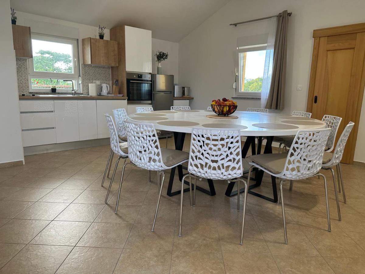 Villa Petra S Bazenom, Rostiljem I Parkingom Zadar Bagian luar foto