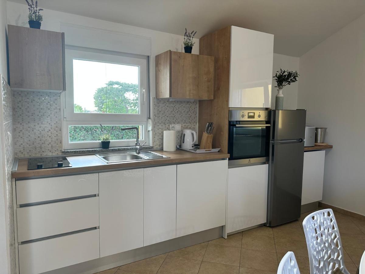 Villa Petra S Bazenom, Rostiljem I Parkingom Zadar Bagian luar foto