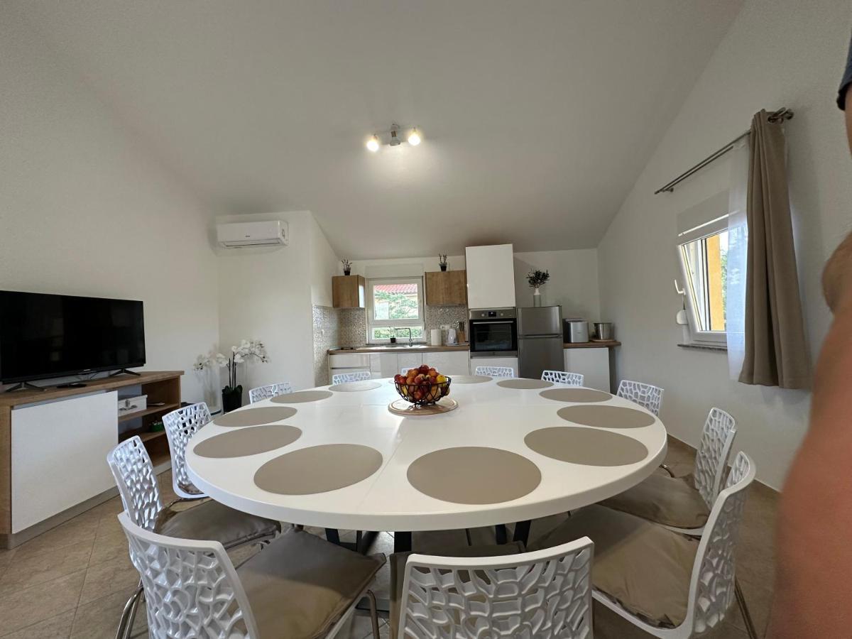 Villa Petra S Bazenom, Rostiljem I Parkingom Zadar Bagian luar foto